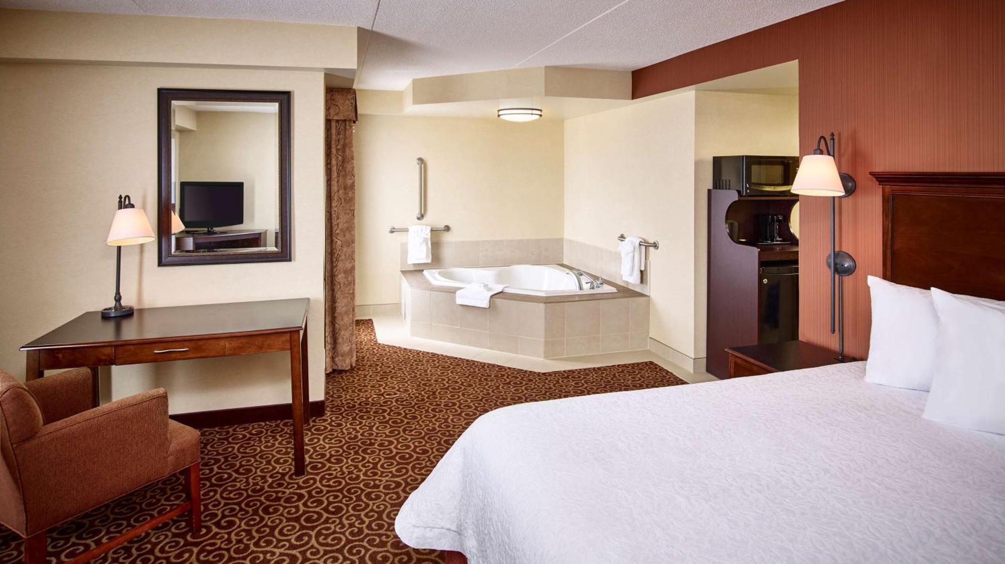 Hampton Inn By Hilton North Bay Exteriör bild
