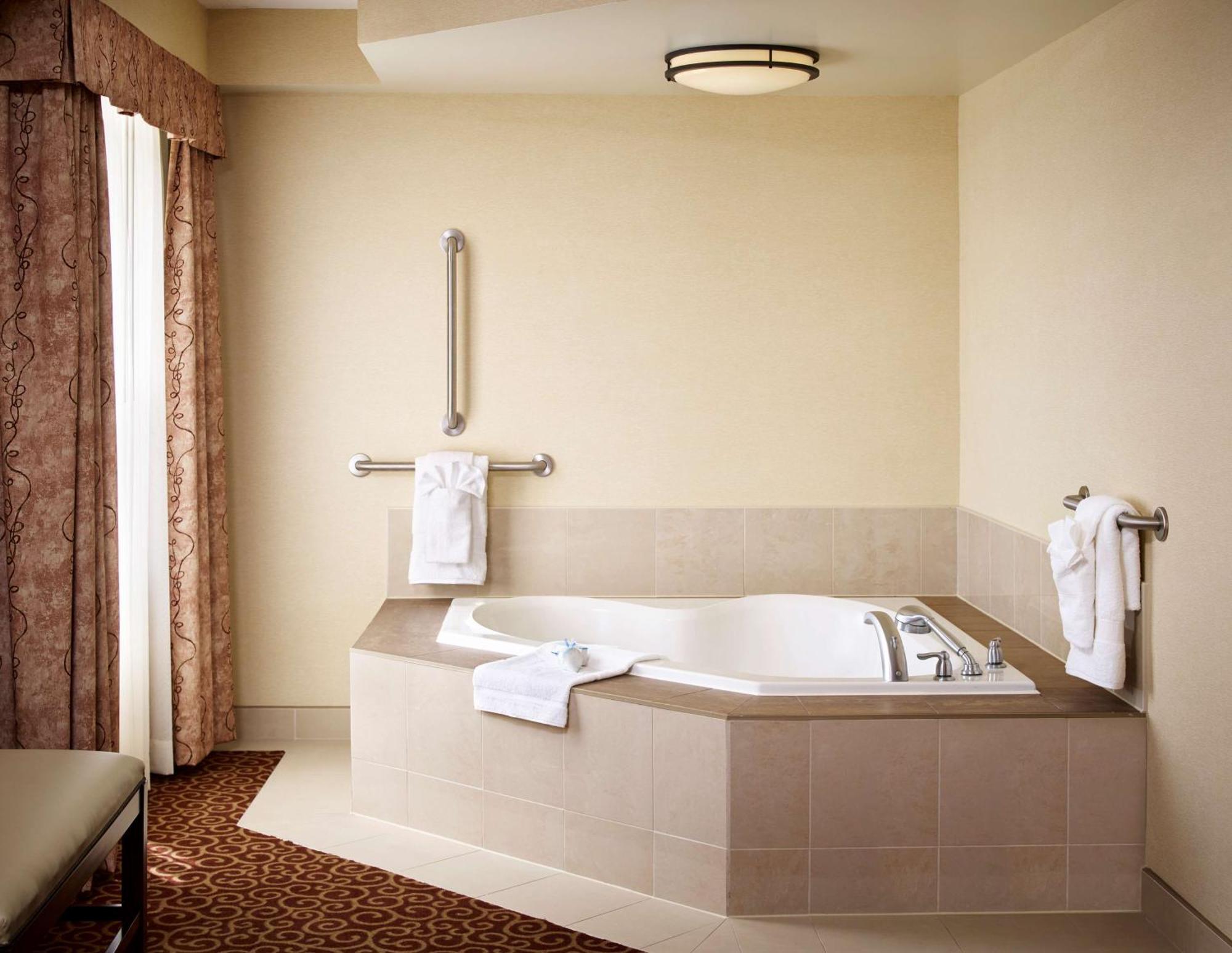 Hampton Inn By Hilton North Bay Exteriör bild